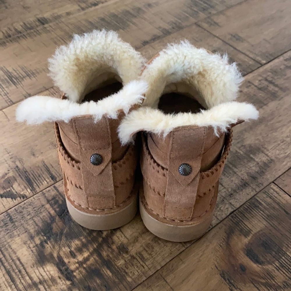 UGG Mckay Whipstitch Detail Art Deco Rivet Booties